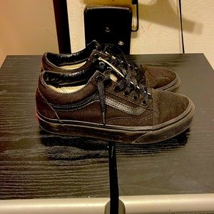 Black vans size 4.0 kids in excellent condition
